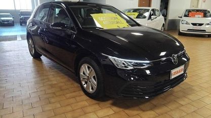 Begagnad VW Golf VIII Life 110 HK (80 kW) 2021 Svart Sedan