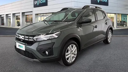 Usata Dacia Sandero Expression 101 CV (74 kW) 2023 Verde Utilitaria