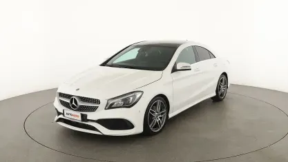 Usado Mercedes CLA200 AMG line 135 CV (99 kW) 2018 Blanco Berlina