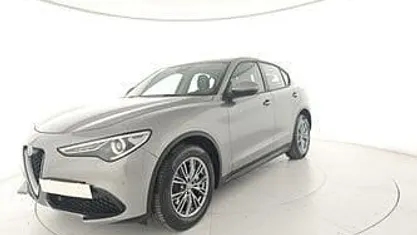 Begagnad Alfa Romeo Stelvio Super 190 HK (139 kW) 2022 Grå SUV