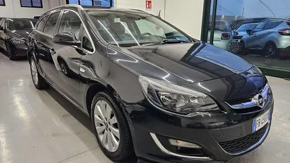 Usata Opel Astra Cosmo 140 CV (102 kW) 2015 Station wagon
