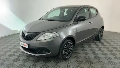 Usata Lancia Ypsilon 70 CV (51 kW) 2024 Grigio Utilitaria