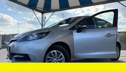Usata Renault Scénic III XMOD 110 CV (80 kW) 2016 Argento Monovolume