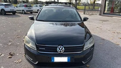 Usata VW Passat 105 CV (77 kW) 2012 Nero Station wagon