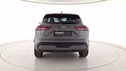 Usata Nissan Qashqai Tekna 158 CV (116 kW) 2023 Grigio chiaro SUV