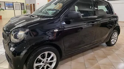 Usata Smart ForFour 71 CV (52 kW) 2017 Nero Utilitaria
