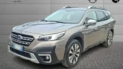 Usata Subaru Outback Premium 169 CV (124 kW) 2024 Grigio Station wagon