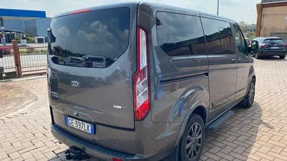 Usata Ford Tourneo Custom Titanium 131 CV (96 kW) 2021 Furgone
