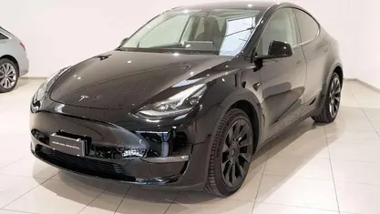 Usata Tesla Model Y Long Range AWD 189 kW (258 CV) 2024 Nero SUV