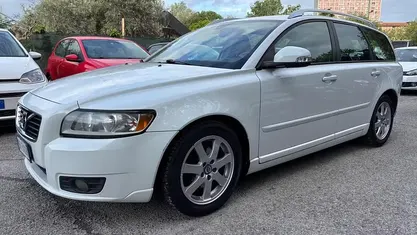 Usata Volvo V50 115 CV (84 kW) 2011 Bianco Station wagon