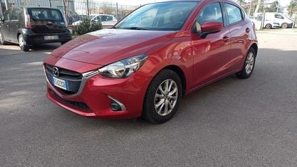 Usata Mazda 2 Evolve 90 CV (66 kW) 2018 Rosso Berlina