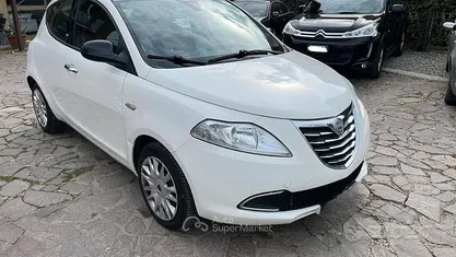 Usata Lancia Ypsilon S 69 CV (50 kW) 2012 Bianco Utilitaria