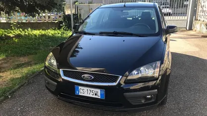 Nero Usata 2005 Ford Focus Tre volumi | 1300 € (Buon prezzo)