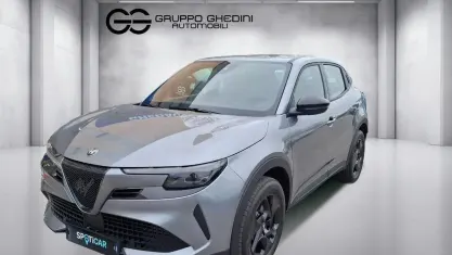 Nuova Alfa Romeo GT Junior 136 CV (100 kW) 2026 Grigio SUV