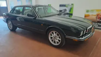Usata Jaguar XJ Executive 237 CV (174 kW) 1998 Verde Berlina