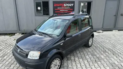 Usata Fiat Panda 4x4 Climbing 60 CV (44 kW) 2005 Nero Utilitaria