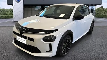 Usata Lancia Ypsilon 101 CV (74 kW) 2024 Utilitaria