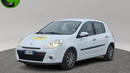 Usata Renault Clio II 75 CV (55 kW) 2011 Berlina