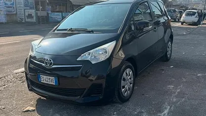 Usata Toyota Verso-S Lounge 99 CV (72 kW) 2013 Monovolume