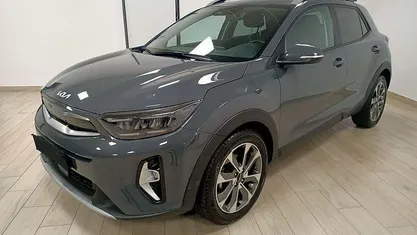 Usata Kia Stonic Style 101 CV (74 kW) 2023 Grigio scuro SUV