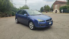 Blu Usata 2005 Ford Focus Tre volumi | 1650 € (Buon prezzo)