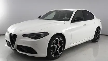 Usata 2024 Alfa Romeo Giulia Veloce Tre volumi | 51.400 € (Buon prezzo)