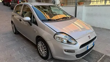 Usata Fiat Punto Easy 95 CV (69 kW) 2017 Grigio Utilitaria