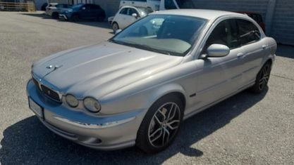 Usata Jaguar X-type Executive 196 CV (144 kW) 2002 Argento Berlina