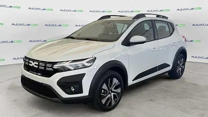 Bianco Nuova 2025 Dacia Sandero Expression Due volumi | 17.950 € (Buon prezzo)