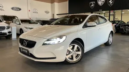 Begagnad Volvo V40 Kinetic 120 HK (88 kW) 2017