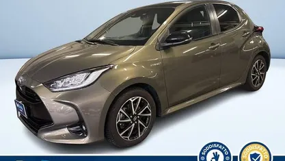 Bronzo metallizzato Usata 2021 Toyota Yaris Hybrid Lounge Tre volumi | 16.500 € (Buon prezzo)
