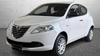 Bianco Usata 2015 Lancia Ypsilon Silver Due volumi | 6200 € (Buon prezzo)