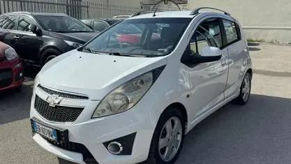 Usata Chevrolet Spark LT 82 CV (60 kW) 2010 Bianco Utilitaria