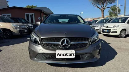 Grigio Usata 2018 Mercedes A180 Premium Tre volumi | 12.990 € (Ottimo prezzo)