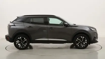 Usata Peugeot 2008 Allure 131 CV (96 kW) 2022 Grigiogrigio SUV