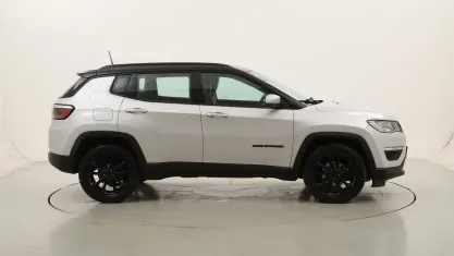 Usata Jeep Compass Night Eagle 150 CV (110 kW) 2021 Argentoargento SUV