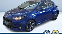 Blu metallizzato Usata 2022 Toyota Yaris Active Tre volumi | 16.100 € (Buon prezzo)