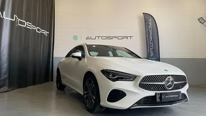Bianco Usata 2024 Mercedes CLA180 Advanced Tre volumi | 30.900 € (Ottimo prezzo)