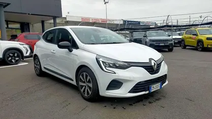 Usata 2023 Renault Clio V Equilibre Berlina | 14.900 € (Buon prezzo)