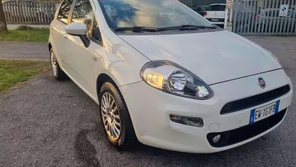 Usata Fiat Punto Street 69 CV (50 kW) 2014 Bianco Utilitaria