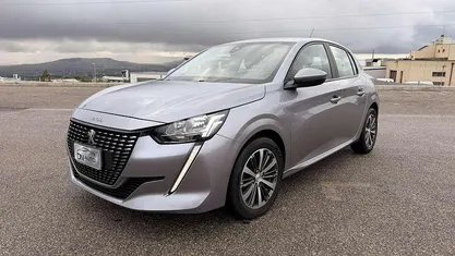 Argento Usata 2021 Peugeot 208 Active Due volumi | 13.999 € (Buon prezzo)