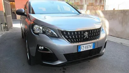 Grigio Usata 2019 Peugeot 3008 Business-Line Tre volumi | 12.990 € (Super prezzo)