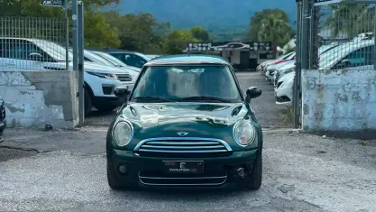 Usata Mini Cooper 109 CV (80 kW) 2009 Verde Utilitaria