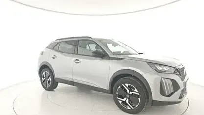 Usata Peugeot 2008 Allure 145 CV (106 kW) 2024 Argento SUV