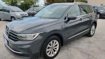 Usata VW Tiguan Life 150 CV (110 kW) 2021 Grigio SUV