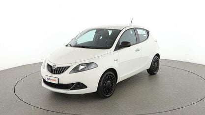 Usata Lancia Ypsilon Silver 70 CV (51 kW) 2022 Bianco Utilitaria