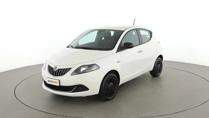 Usata Lancia Ypsilon Silver 70 CV (51 kW) 2022 Bianco Utilitaria
