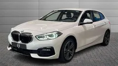 Bianco alpino Usata 2021 BMW 118 Sport Line Due volumi | 23.500 € (Cara)