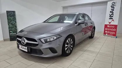 Usata Mercedes A180 Business 116 CV (85 kW) 2022 Mountaingrau (n.b modello 180 Berlina
