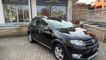 Usata Dacia Sandero Stepway 90 CV (66 kW) 2013 Nero Berlina